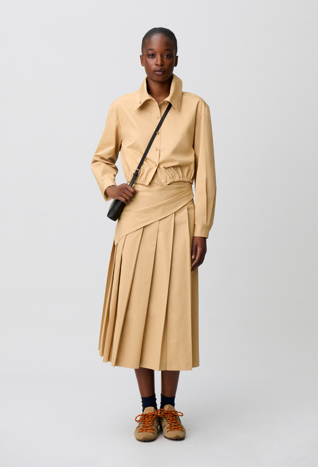 Cropped high neck shirt - Woman - Beige - Claudie Pierlot